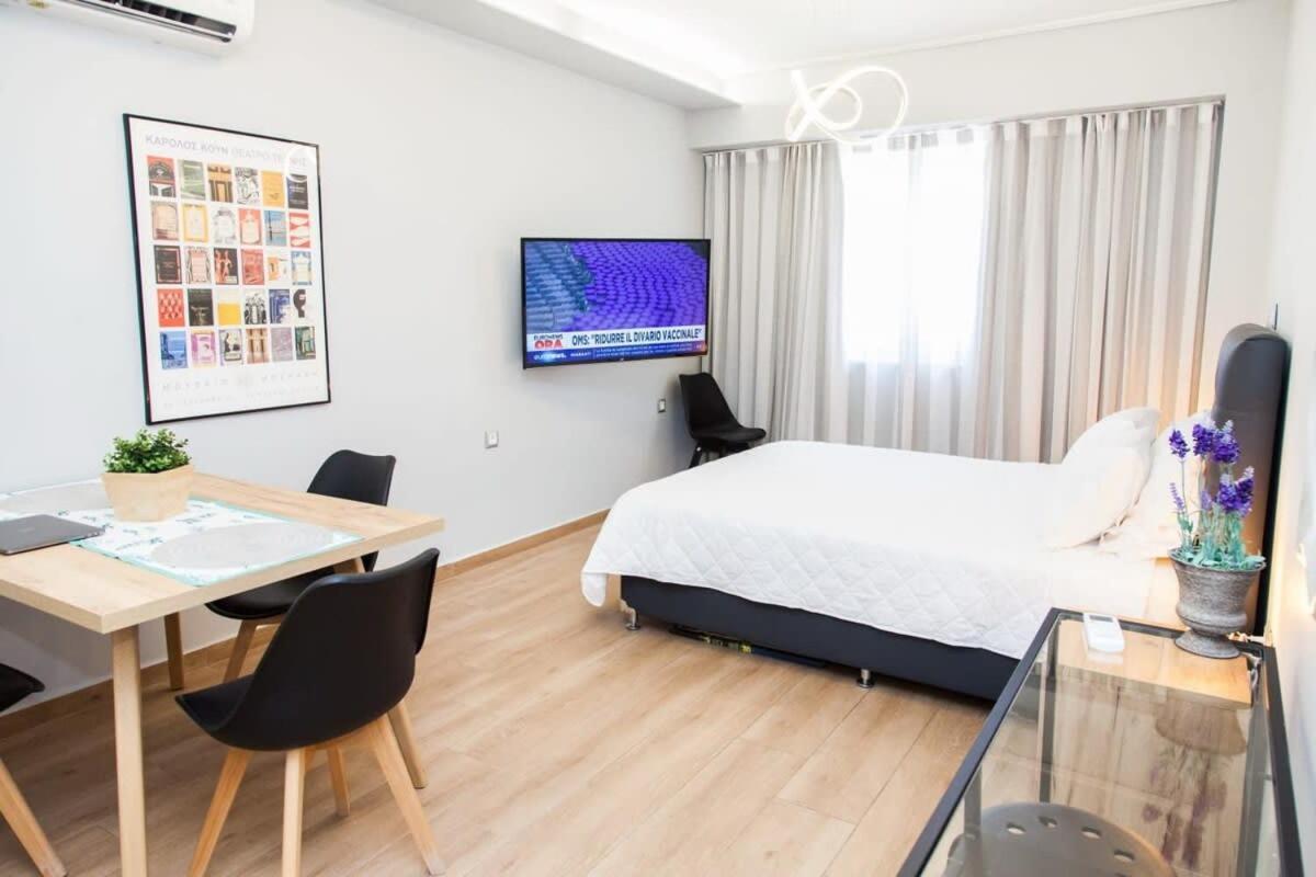Contemporary And Chic In Athens