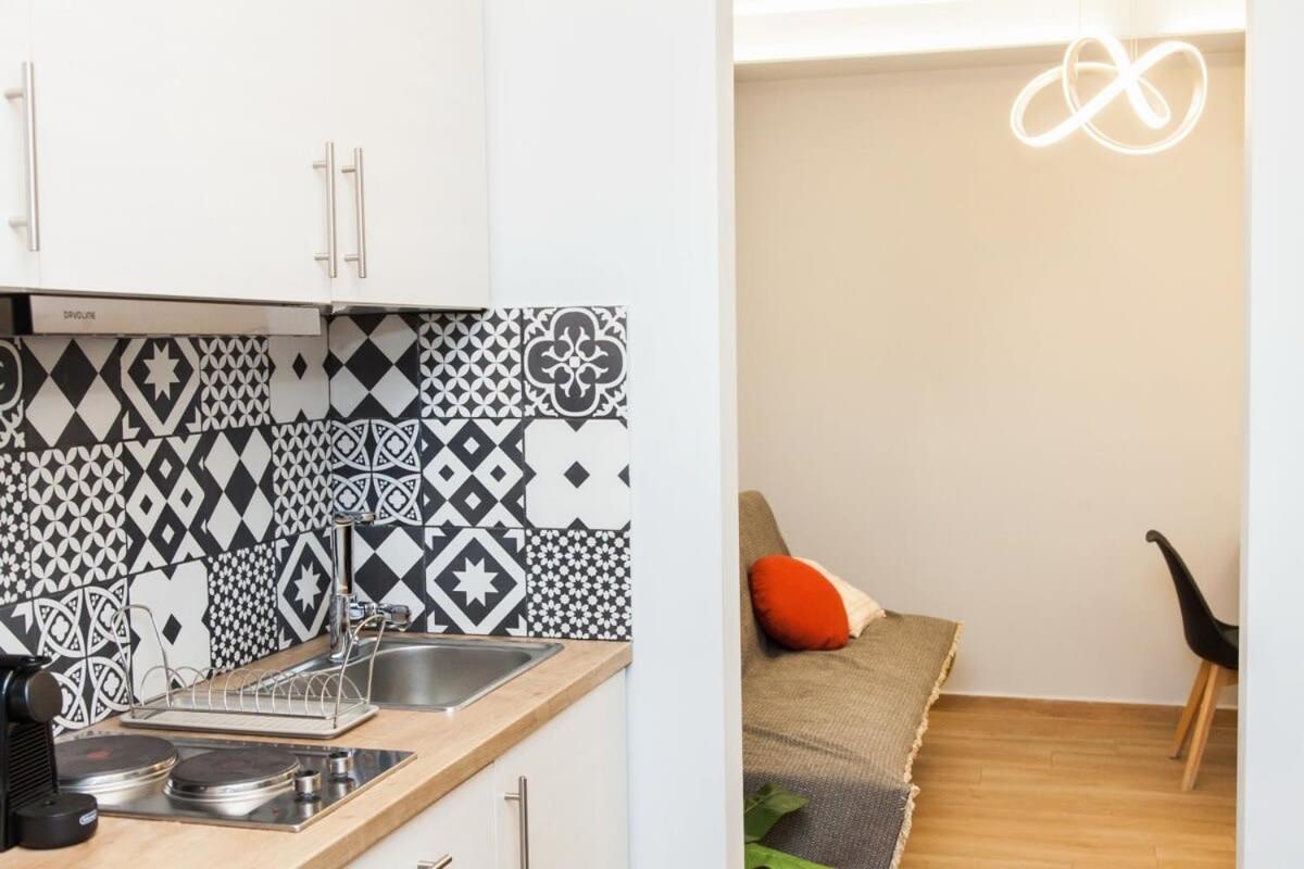 Contemporary And Chic In Apartment *