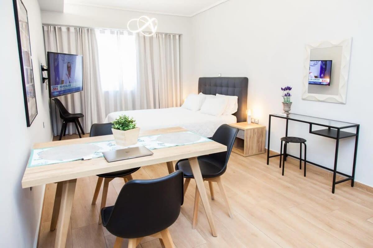 Contemporary And Chic In Apartment *